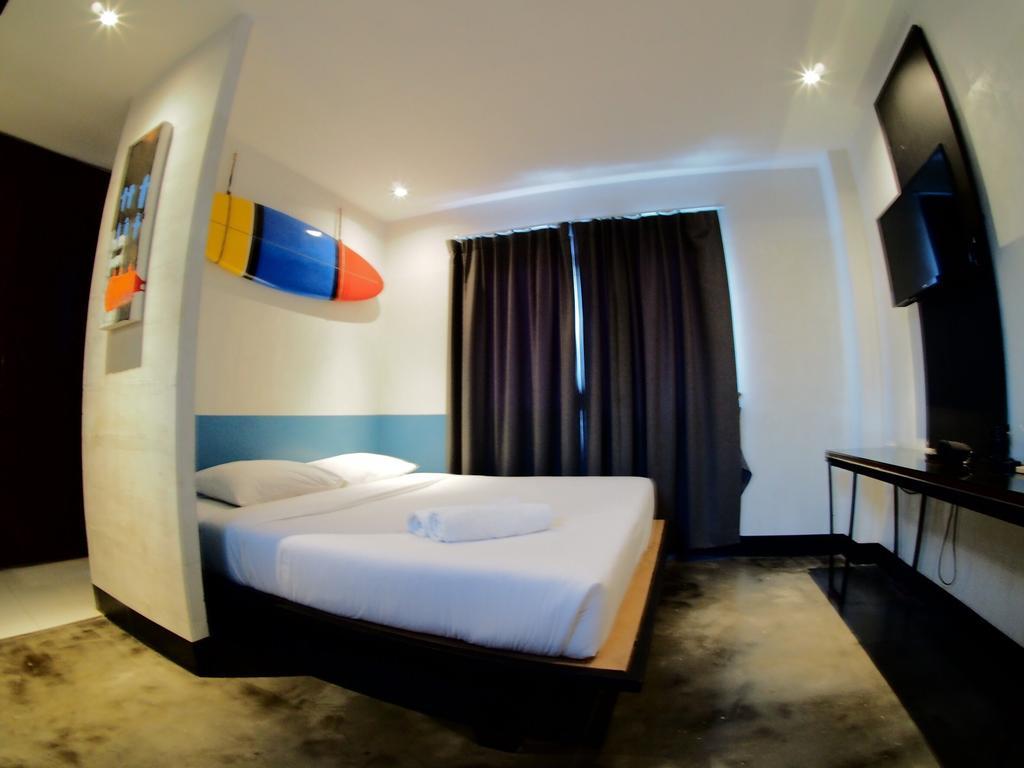 מלון Phuket Art-C House מראה חיצוני תמונה