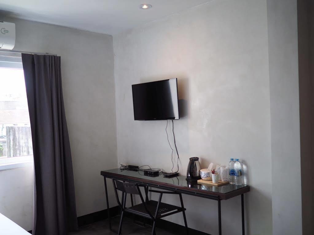 מלון Phuket Art-C House מראה חיצוני תמונה